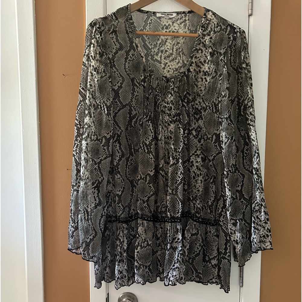 Donated VGUC snake print tunic